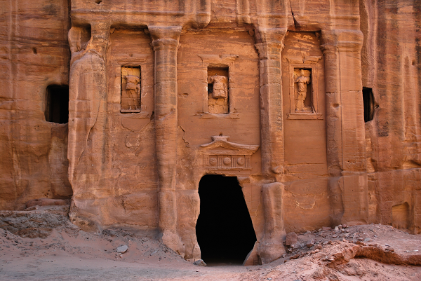 Petra, soldati scolpiti nella roccia